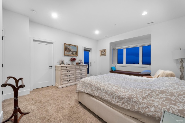 Photo 18 at 4061 St. Pauls Avenue, Upper Lonsdale, North Vancouver