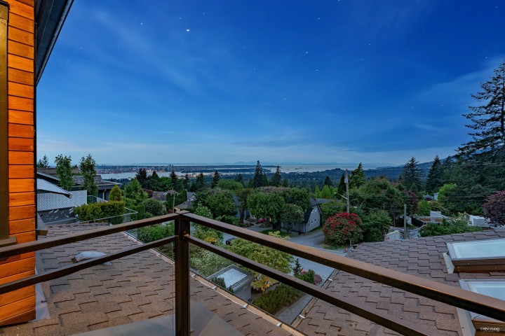 Photo 31 at 4061 St. Pauls Avenue, Upper Lonsdale, North Vancouver