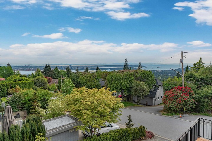 Photo 29 at 4061 St. Pauls Avenue, Upper Lonsdale, North Vancouver