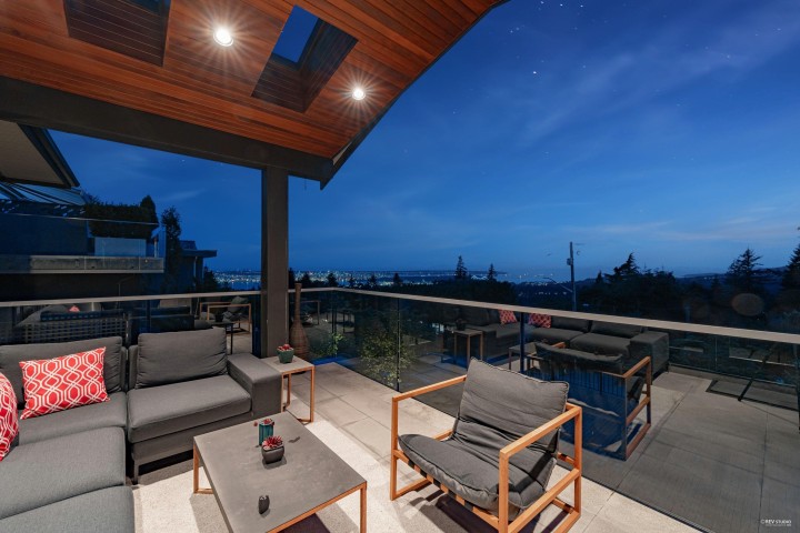 Photo 8 at 4061 St. Pauls Avenue, Upper Lonsdale, North Vancouver