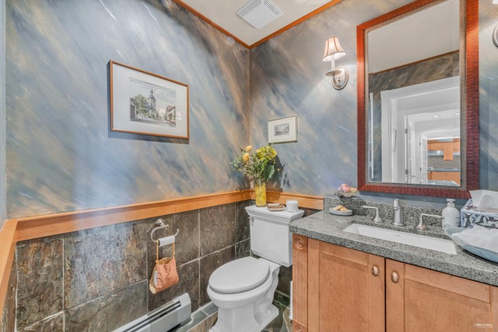 Photo 22 at 574 St. Andrews Place, Glenmore, West Vancouver