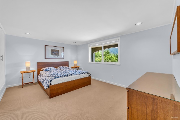 Photo 36 at 574 St. Andrews Place, Glenmore, West Vancouver