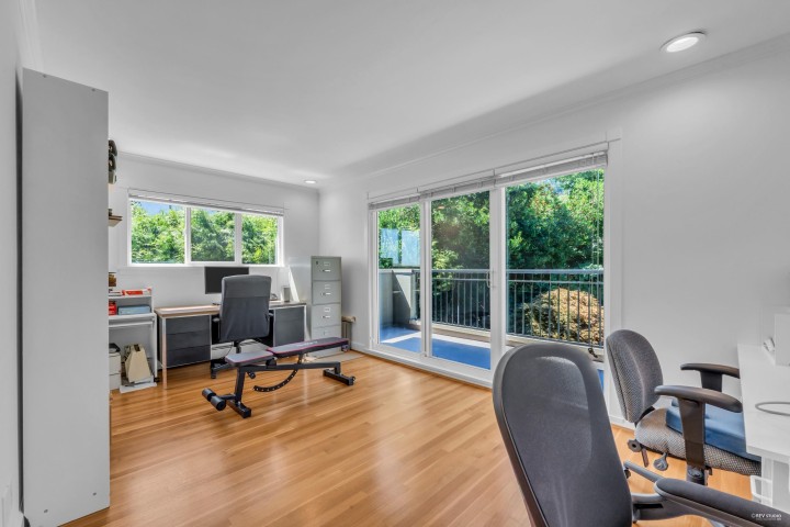 Photo 32 at 574 St. Andrews Place, Glenmore, West Vancouver