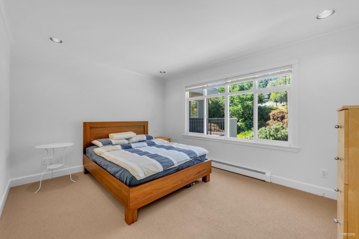 Photo 30 at 574 St. Andrews Place, Glenmore, West Vancouver