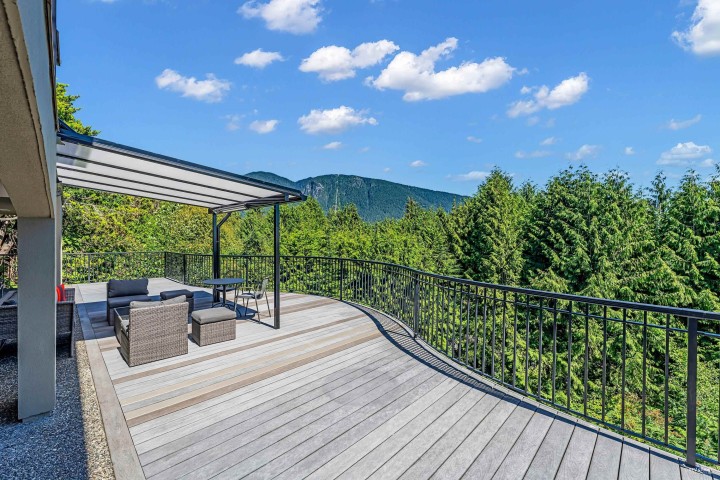 Photo 38 at 574 St. Andrews Place, Glenmore, West Vancouver