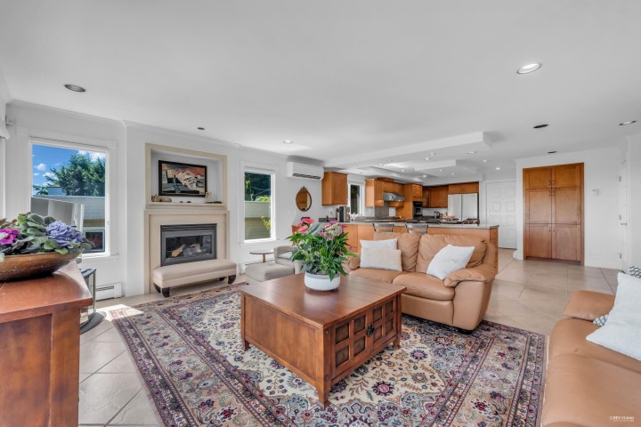 Photo 18 at 574 St. Andrews Place, Glenmore, West Vancouver