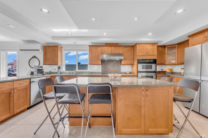 Photo 15 at 574 St. Andrews Place, Glenmore, West Vancouver