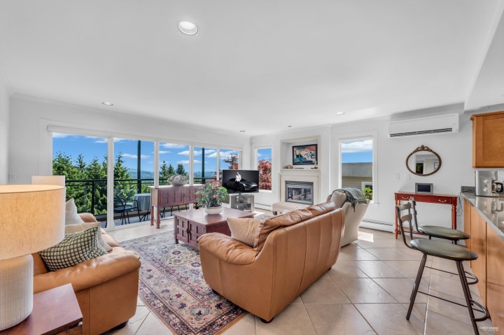 Photo 19 at 574 St. Andrews Place, Glenmore, West Vancouver