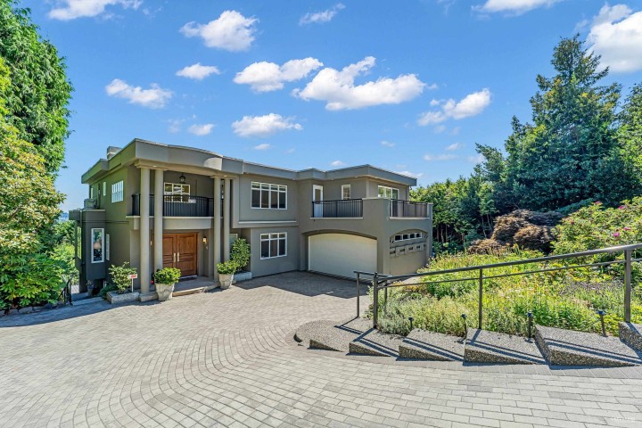 Photo 39 at 574 St. Andrews Place, Glenmore, West Vancouver