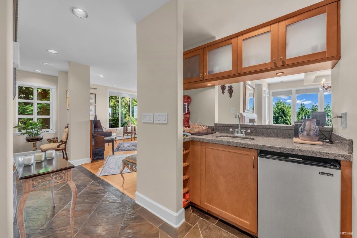 Photo 21 at 574 St. Andrews Place, Glenmore, West Vancouver