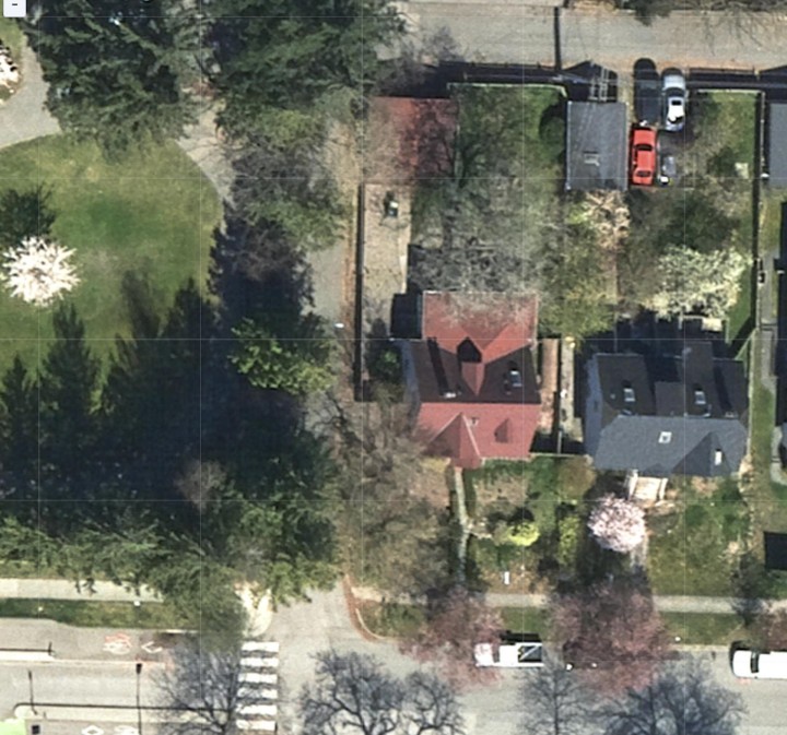 Photo 2 at 887 W 28th Avenue, Cambie, Vancouver West