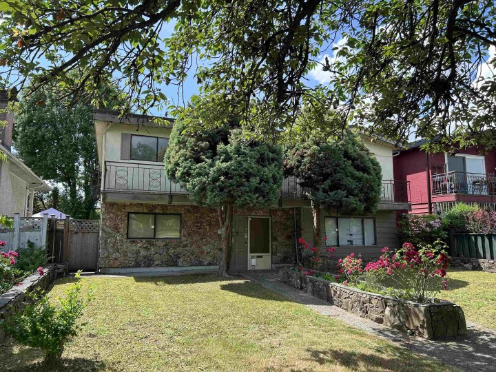 Photo 1 at 2514 E 49th Avenue, Killarney VE, Vancouver East
