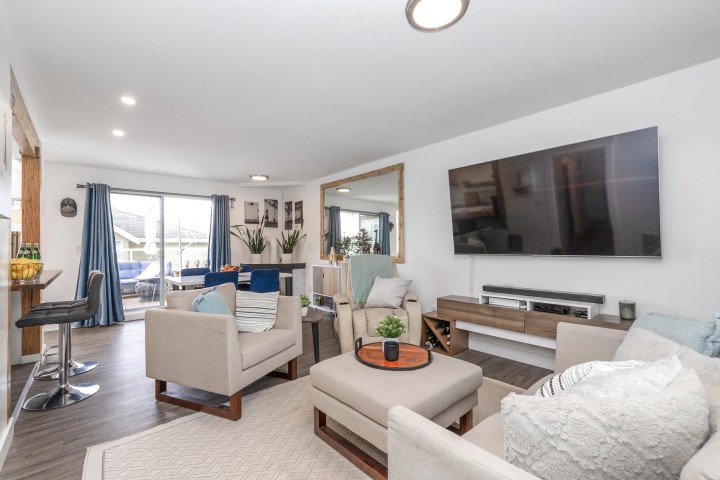 Photo 2 at 2313 Quayside Court, South Marine, Vancouver East