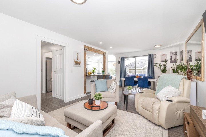 Photo 3 at 2313 Quayside Court, South Marine, Vancouver East