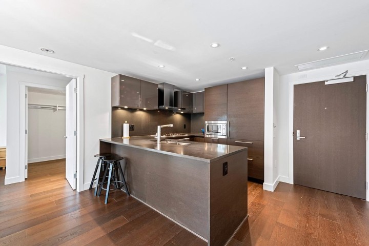 Photo 7 at 602 - 1561 W 57th Avenue, South Granville, Vancouver West