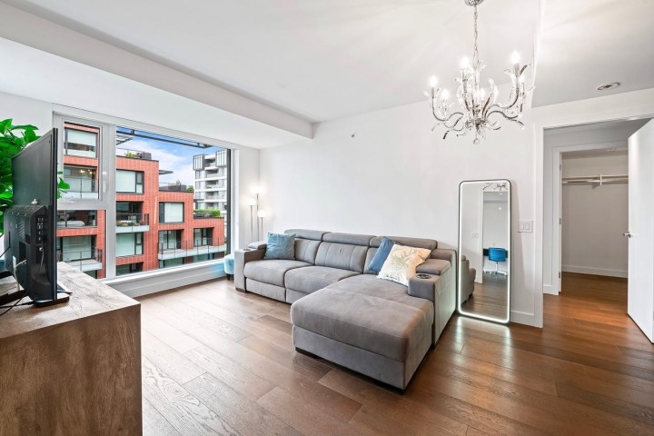 Photo 10 at 602 - 1561 W 57th Avenue, South Granville, Vancouver West