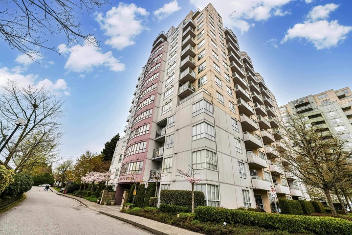 Photo 1 at 304 - 3455 Ascot Place, Collingwood VE, Vancouver East