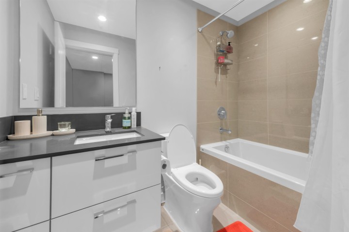 Photo 13 at 305 - 3487 Binning Road, University VW, Vancouver West