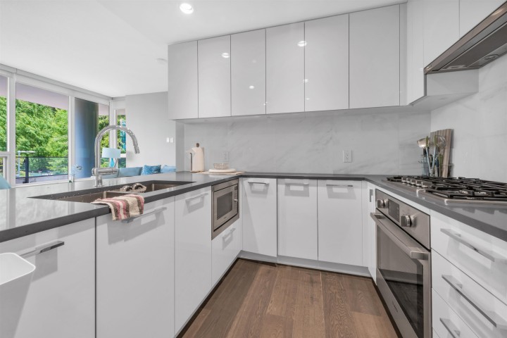 Photo 8 at 305 - 3487 Binning Road, University VW, Vancouver West