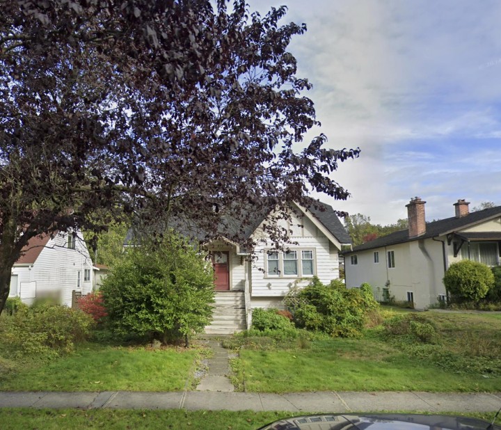 Photo 3 at 877 W 28th Avenue, Cambie, Vancouver West