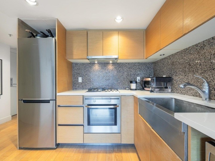 Photo 6 at 806 - 565 Smithe Street, Downtown VW, Vancouver West