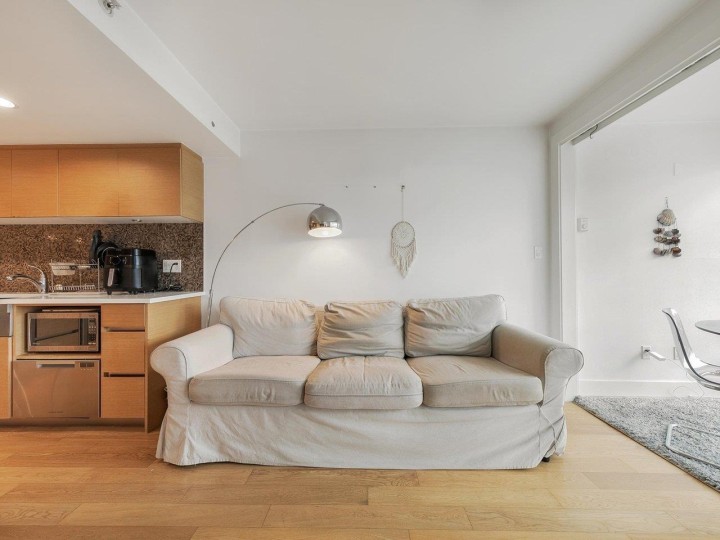 Photo 8 at 806 - 565 Smithe Street, Downtown VW, Vancouver West