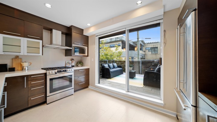 Photo 8 at 7 - 2188 W 8th Avenue, Kitsilano, Vancouver West