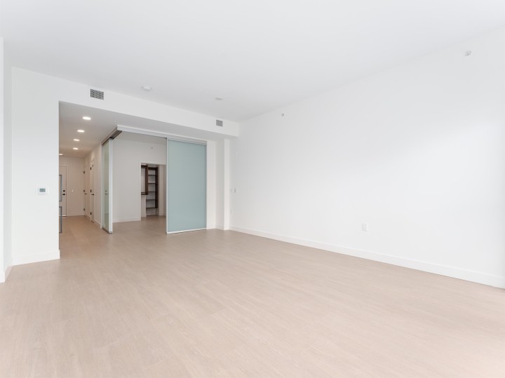 Photo 3 at 359 - 422 E 3rd Street, Lower Lonsdale, North Vancouver