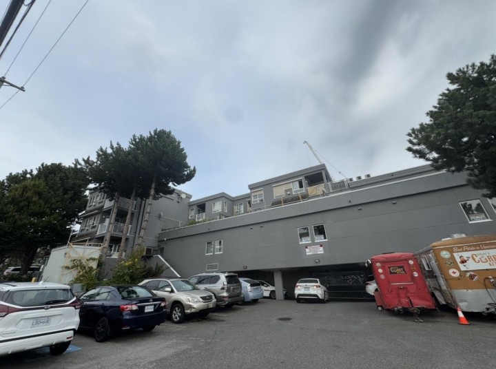 Photo 12 at 302 - 688 E 56th Avenue, South Vancouver, Vancouver East