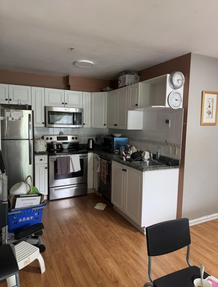 Photo 5 at 302 - 688 E 56th Avenue, South Vancouver, Vancouver East