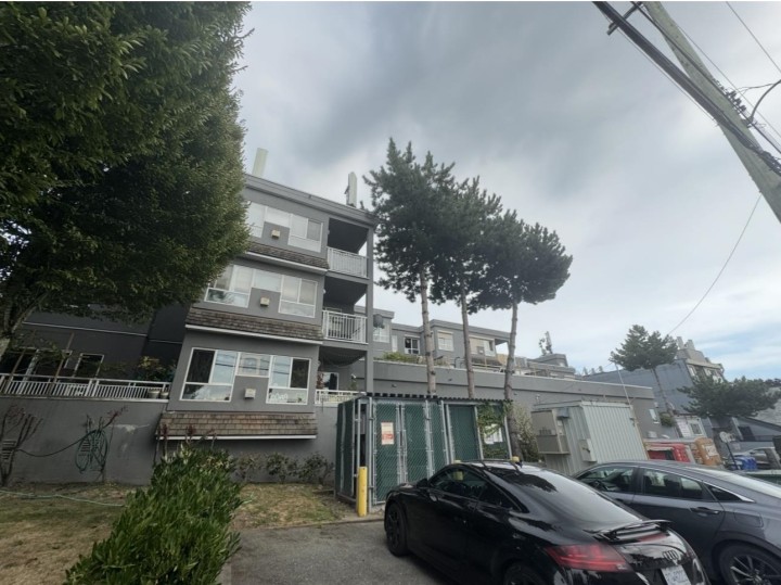 Photo 11 at 302 - 688 E 56th Avenue, South Vancouver, Vancouver East