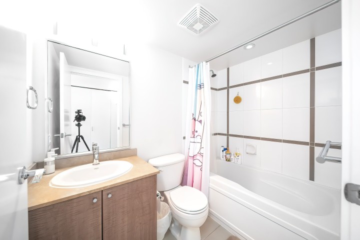 Photo 10 at 807 - 610 Granville Street, Downtown VW, Vancouver West