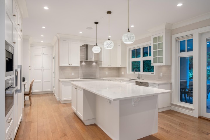 Photo 10 at 920 3rd Street, Cedardale, West Vancouver