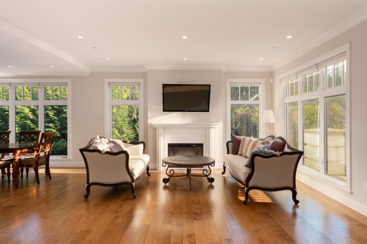 Photo 14 at 920 3rd Street, Cedardale, West Vancouver