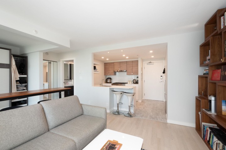 Photo 3 at 1703 - 198 Aquarius Mews, Yaletown, Vancouver West