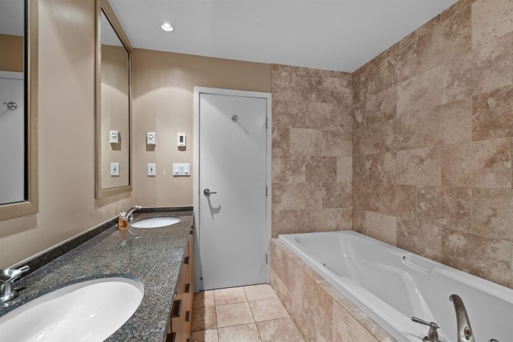 Photo 23 at 4201 - 1408 Strathmore Mews, Yaletown, Vancouver West