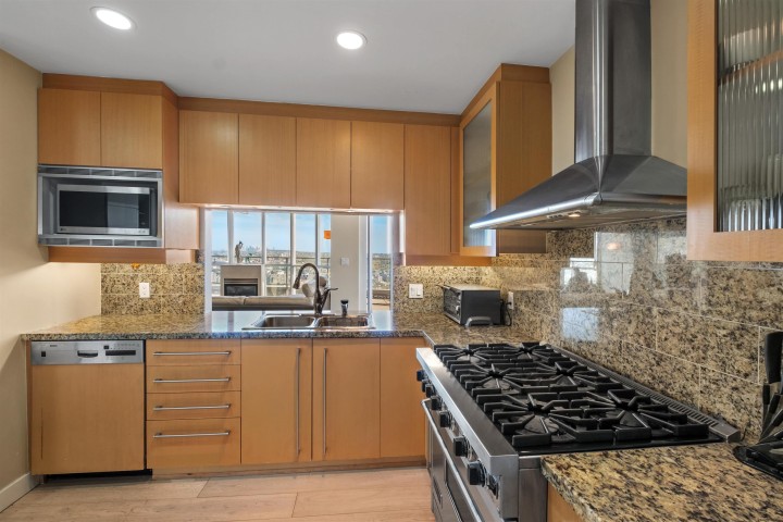 Photo 10 at 4201 - 1408 Strathmore Mews, Yaletown, Vancouver West