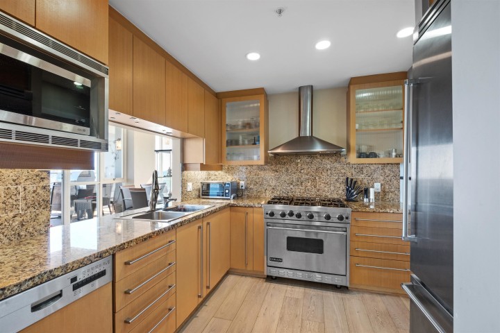 Photo 8 at 4201 - 1408 Strathmore Mews, Yaletown, Vancouver West