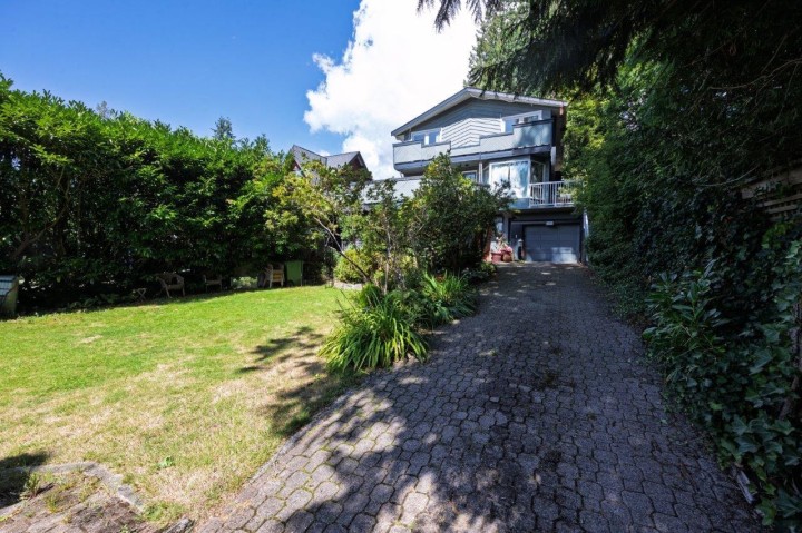 Photo 3 at 368 E Kings Road, Upper Lonsdale, North Vancouver