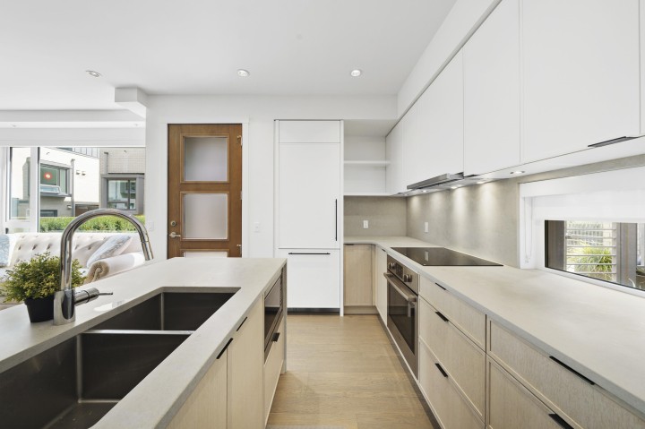 Photo 9 at 6816 Oak Street, South Cambie, Vancouver West