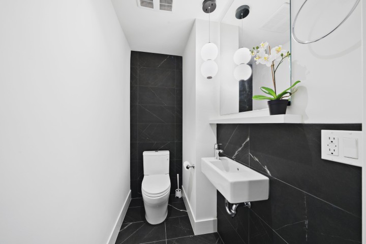 Photo 11 at 6816 Oak Street, South Cambie, Vancouver West