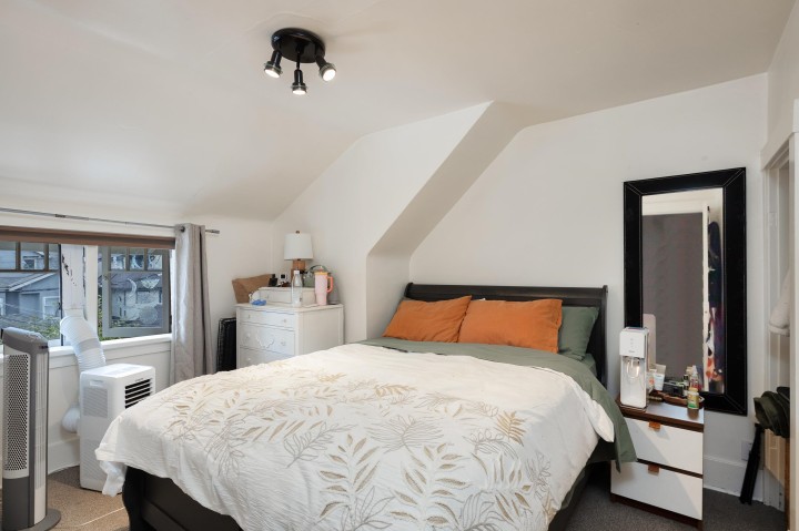 Photo 7 at 1325/27 Laburnum Street, Kitsilano, Vancouver West