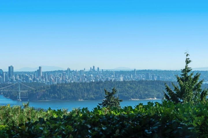 Photo 2 at 1373 Camwell Drive, Chartwell, West Vancouver