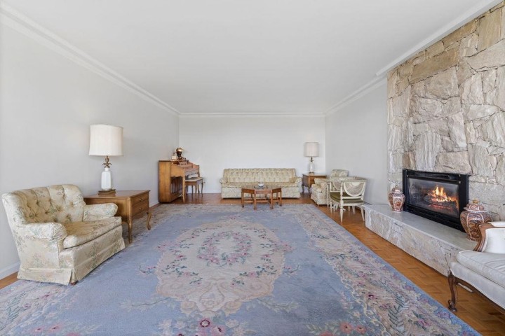 Photo 7 at 1373 Camwell Drive, Chartwell, West Vancouver