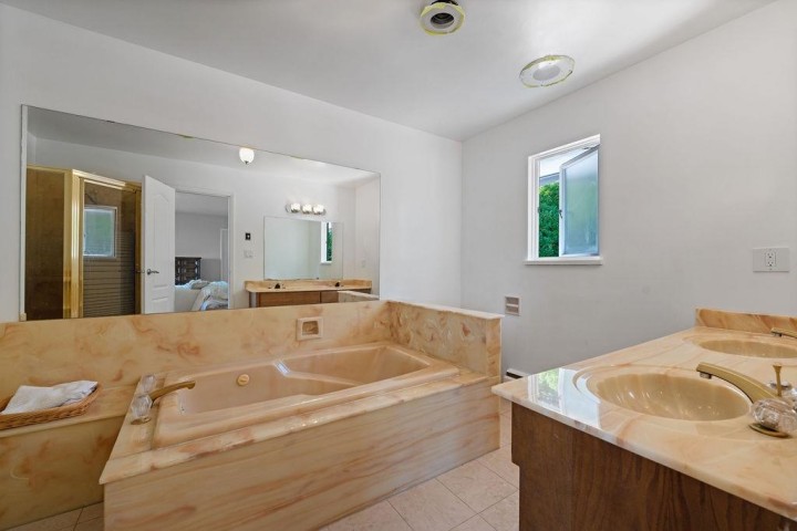 Photo 24 at 1373 Camwell Drive, Chartwell, West Vancouver