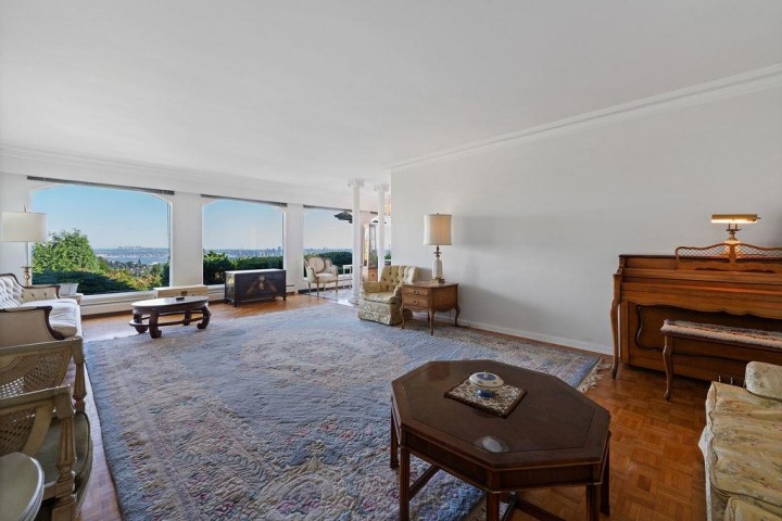 Photo 4 at 1373 Camwell Drive, Chartwell, West Vancouver