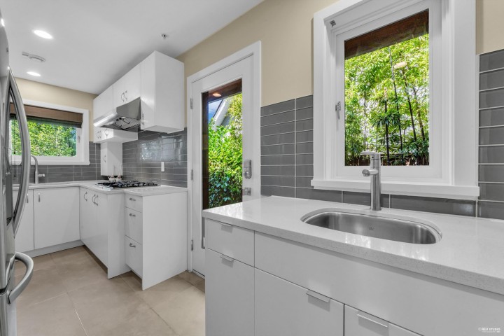 Photo 23 at 866 20th Street, Ambleside, West Vancouver