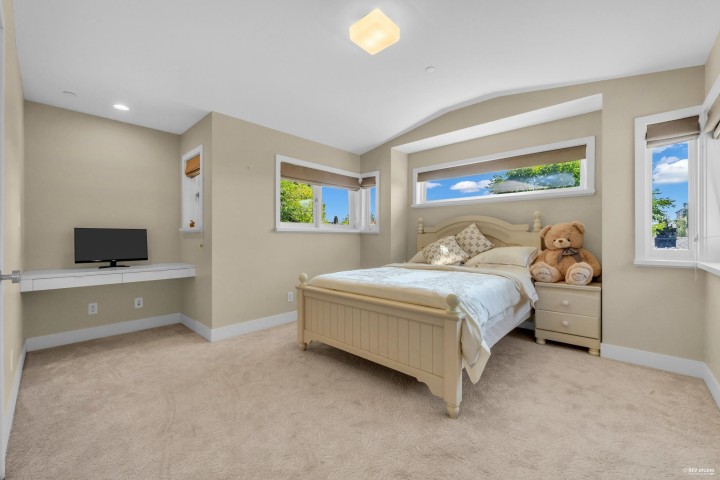 Photo 26 at 866 20th Street, Ambleside, West Vancouver