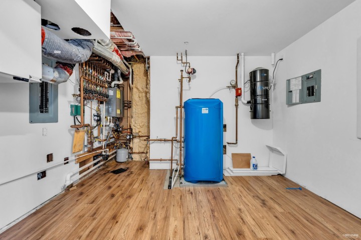 Photo 34 at 866 20th Street, Ambleside, West Vancouver