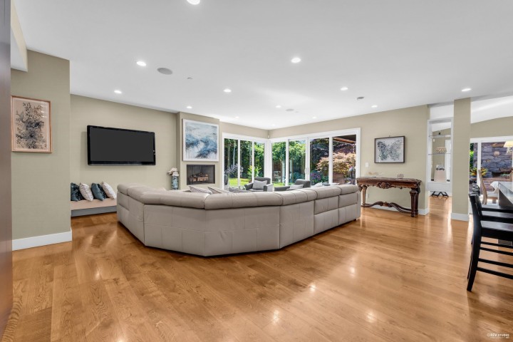 Photo 11 at 866 20th Street, Ambleside, West Vancouver